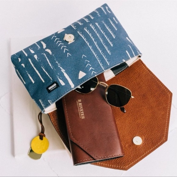 Bags R Riveter Signature Brown Wallet Trifold With